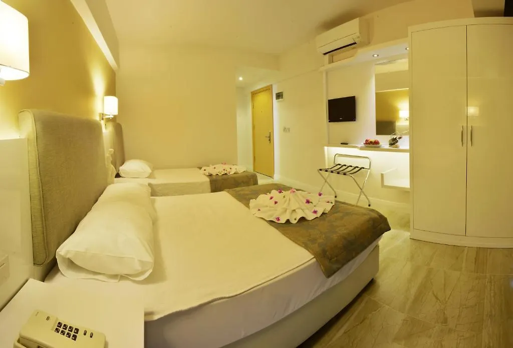 מרמריס Maris Beach Hotel